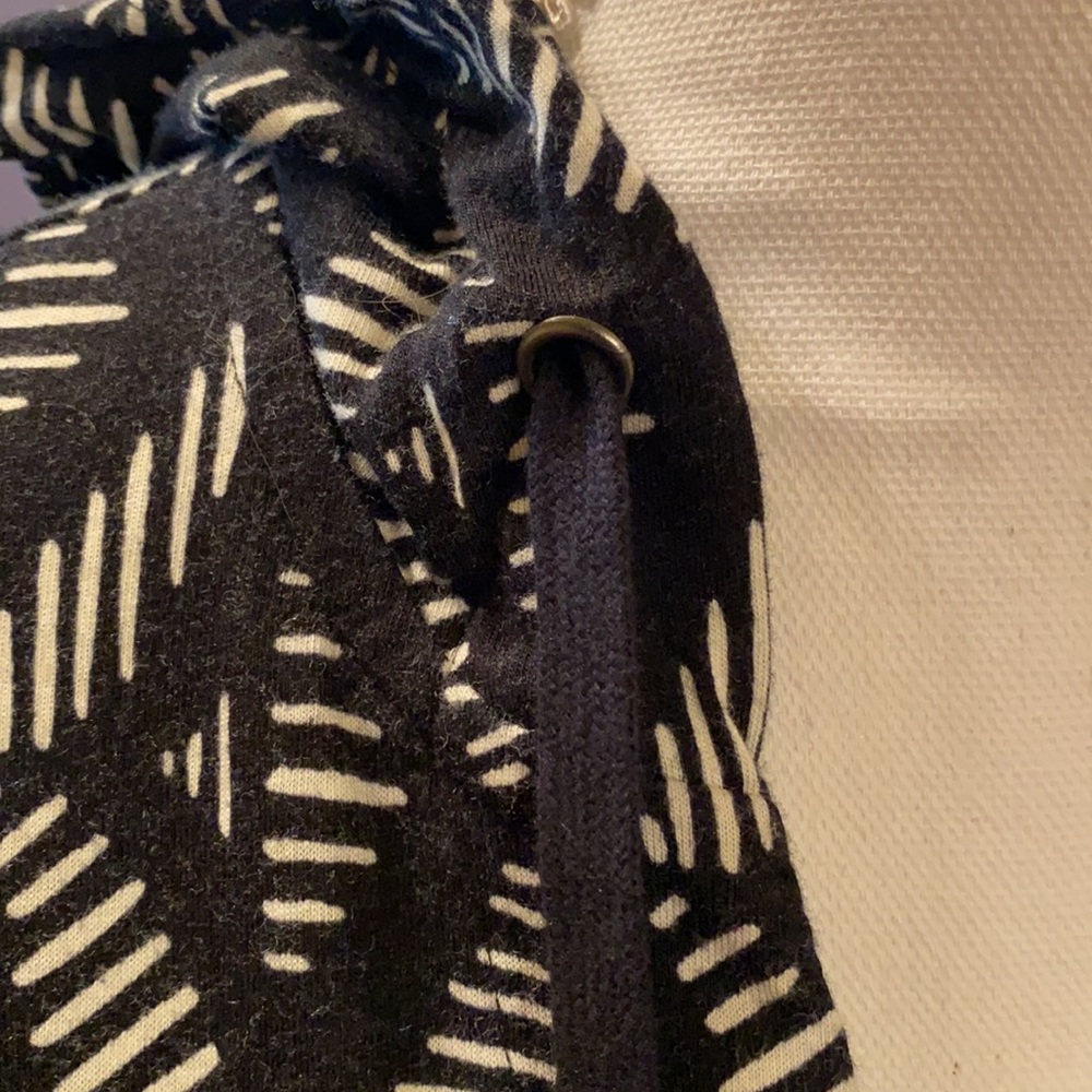 Lovely black white geometric hooded sweater EUC - Picture 6 of 10